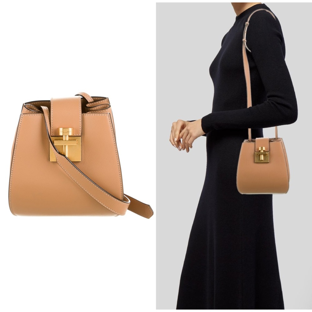 ☀️NEW☀️ Oscar De La Renta Houston Bucket Bag